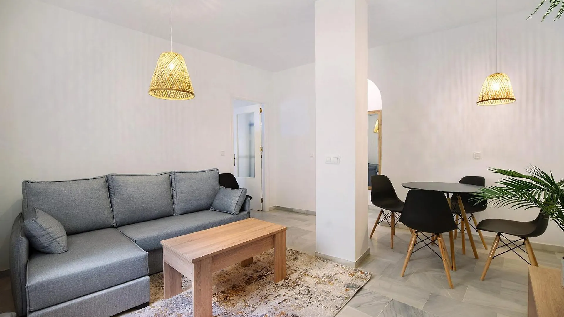 Las Molucas Apartment contacts